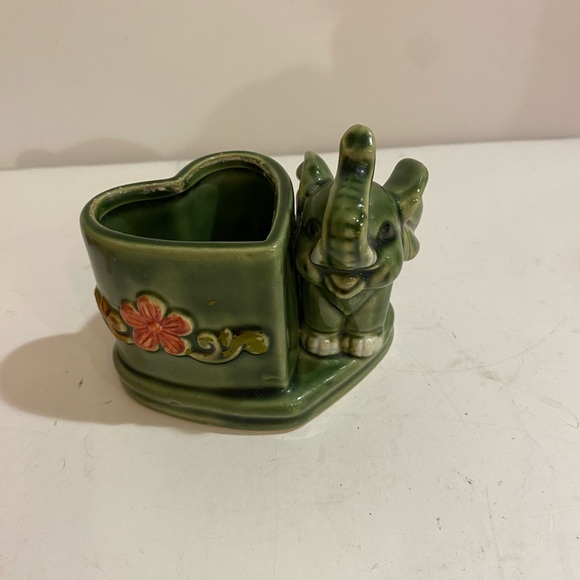 Small Elephant Planter (DT) - Picture 2 of 14